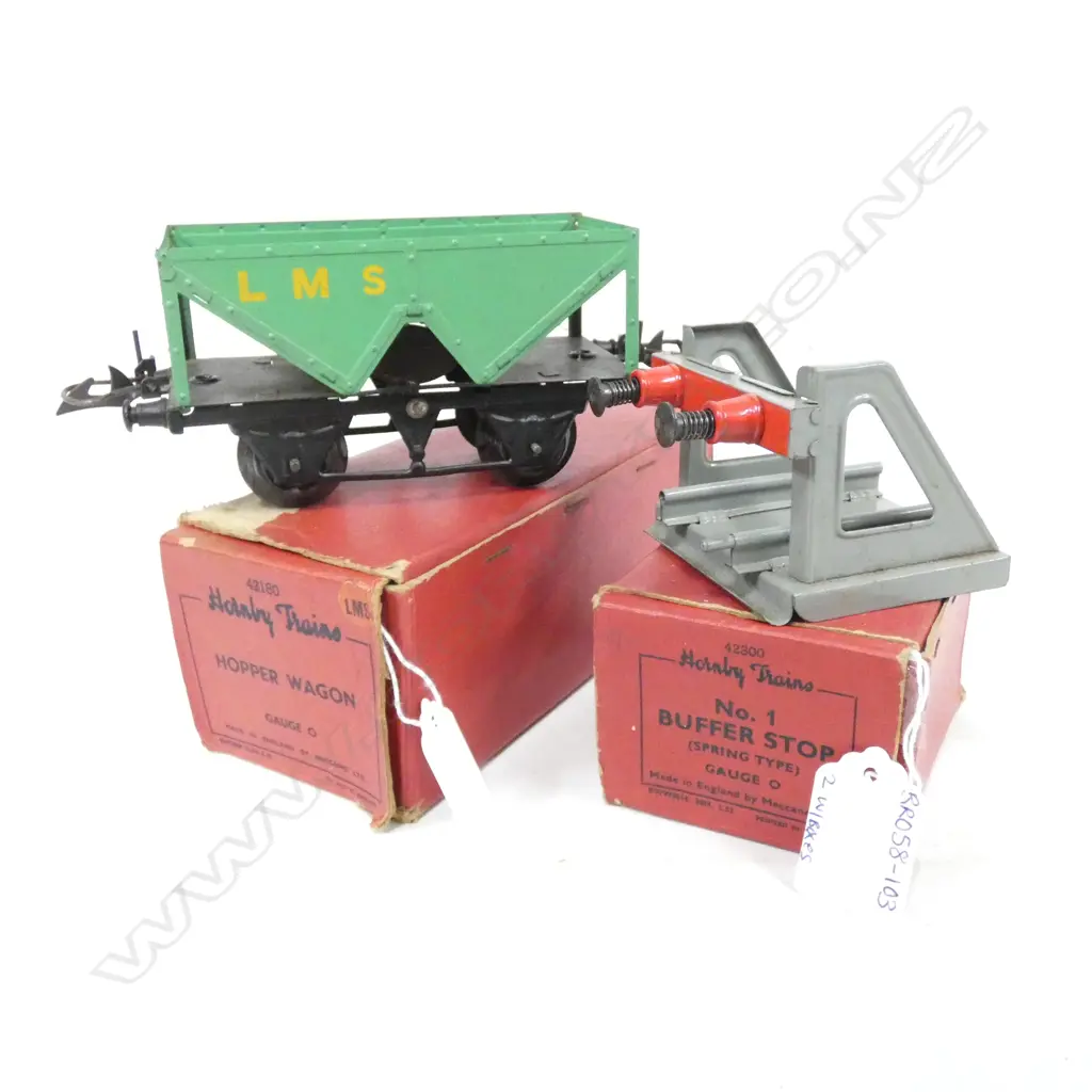 TWO BOXED HORNBY PIECES; NO.1 BUFFER STOP & HOPPER WAGON Image 1++